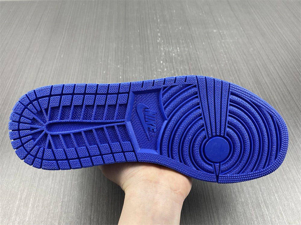 AIR JORDAN 1 RETRO HIGH OG “Patent Royal” Virillux