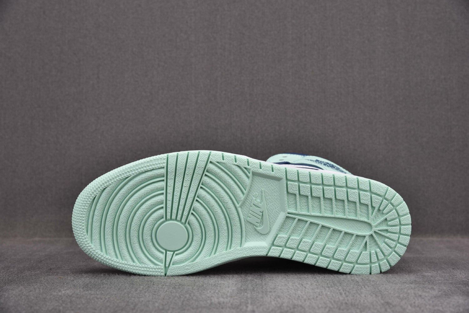 AIR JORDAN 1 RETRO Mystic Navy Mint Foam / Blue Mint Virillux